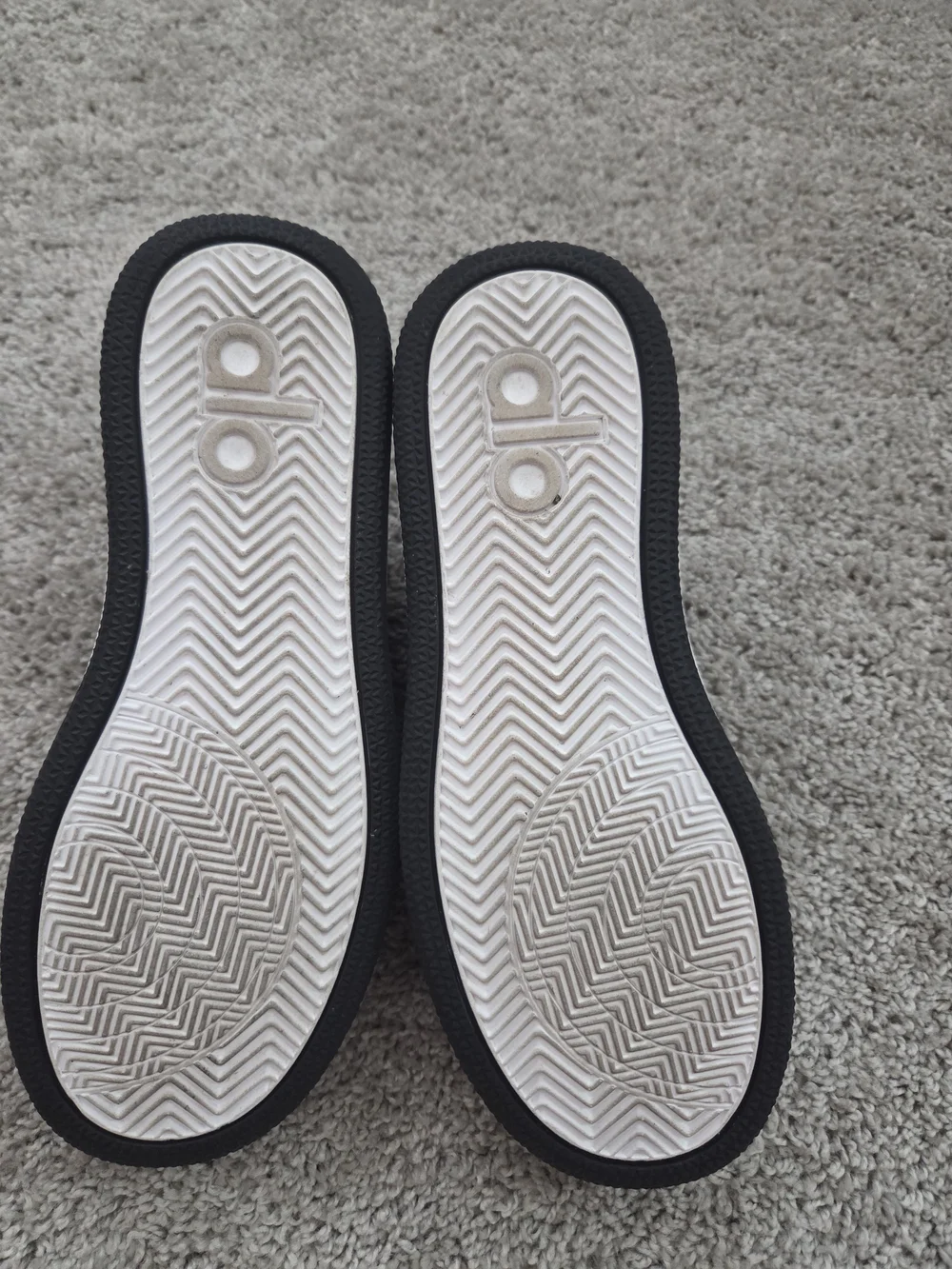 ALO Yoga Womens Recovery Sneakers